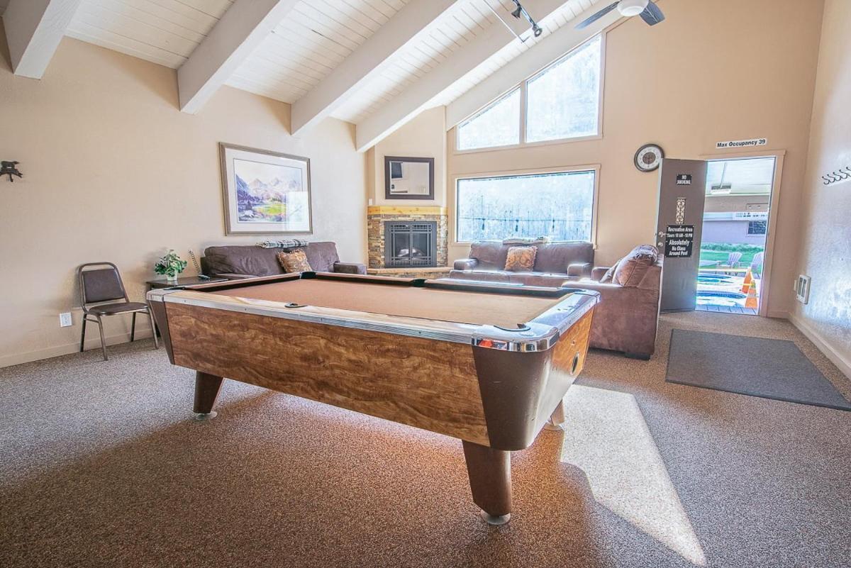 Fully Renovated! St Anton #17 Ski In Ski Out 1 Bedroom 1 Bathroom Condo! Sleeps Up To 4! Mammoth Lakes Buitenkant foto