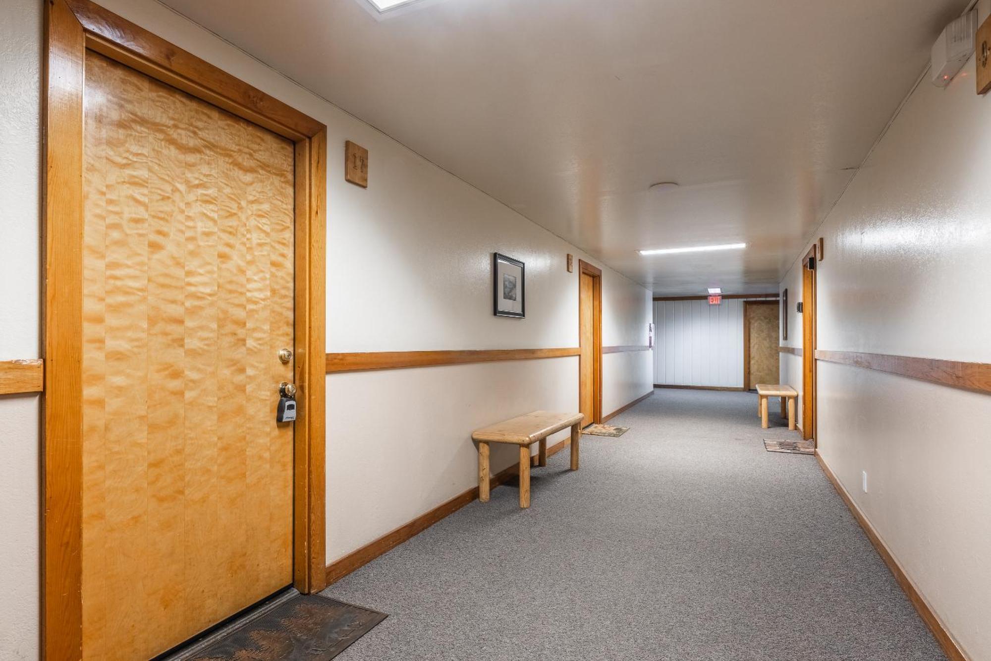 Fully Renovated! St Anton #17 Ski In Ski Out 1 Bedroom 1 Bathroom Condo! Sleeps Up To 4! Mammoth Lakes Buitenkant foto