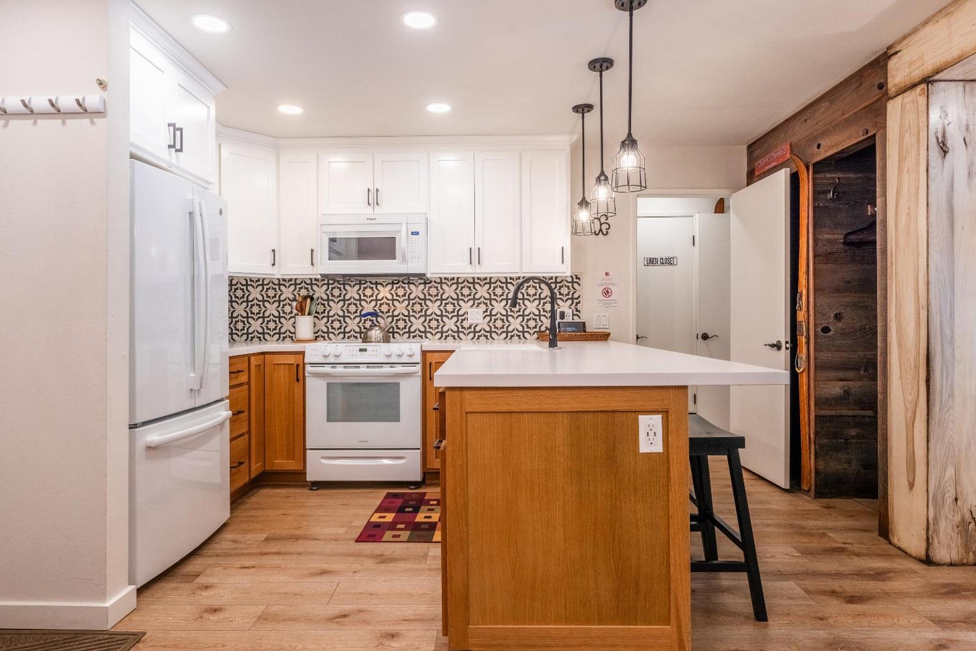 Fully Renovated! St Anton #17 Ski In Ski Out 1 Bedroom 1 Bathroom Condo! Sleeps Up To 4! Mammoth Lakes Buitenkant foto